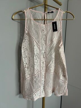 Express Lace Overlay Top in Pale Pink